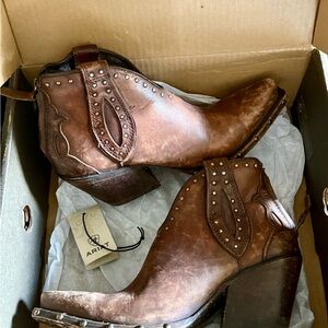 Ariat Distressed Brown Leather Boots